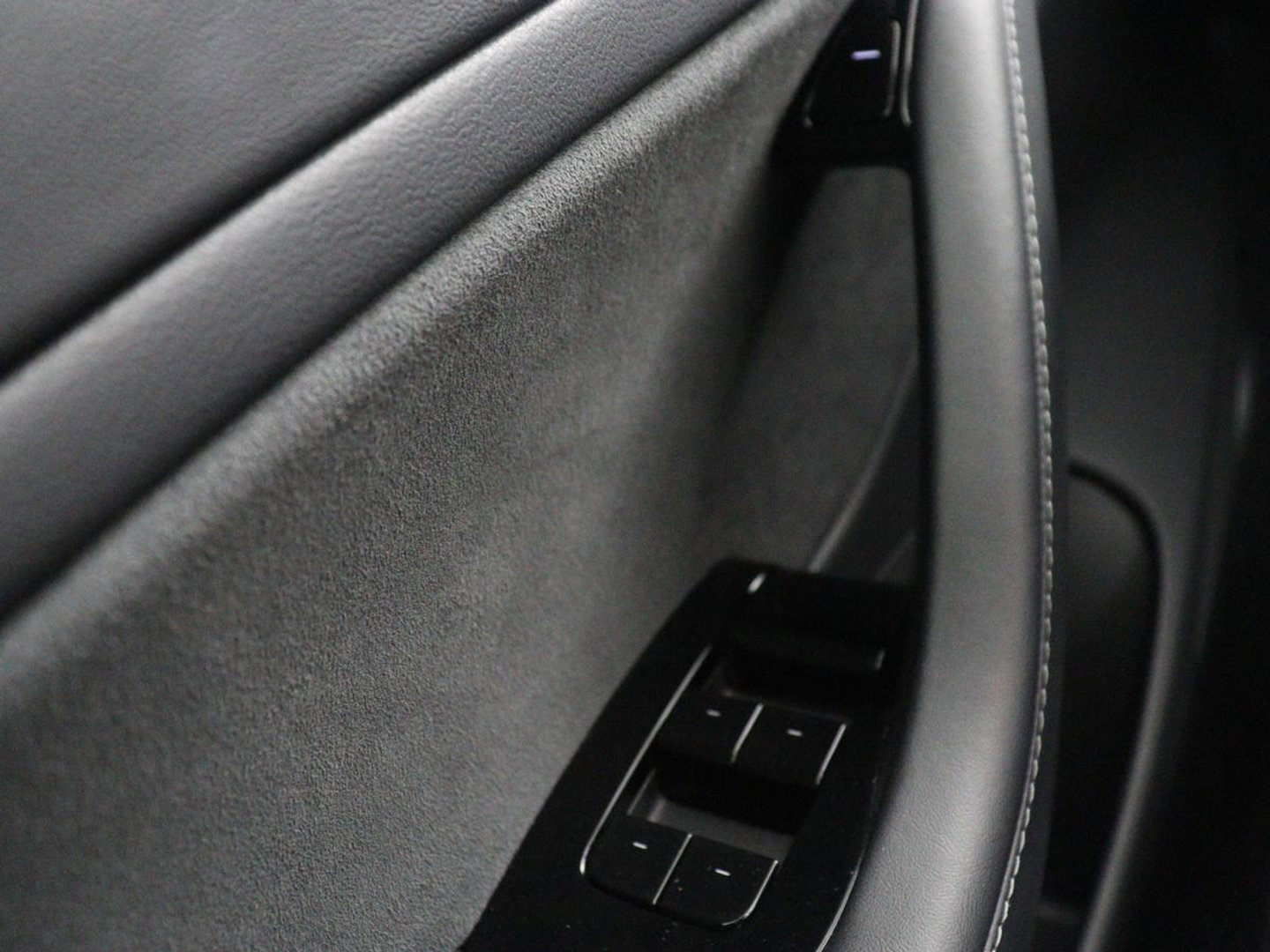 Tesla Model 3 Performance AWD 75 kWh | Traffic-Aware Cruise control | Leder | Lichtmetaal 20'' | Achterbank verwarming | Park assist | Climate control