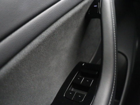 Tesla Model 3 Performance AWD 75 kWh | Traffic-Aware Cruise control | Leder | Lichtmetaal 20'' | Achterbank verwarming | Park assist | Climate control