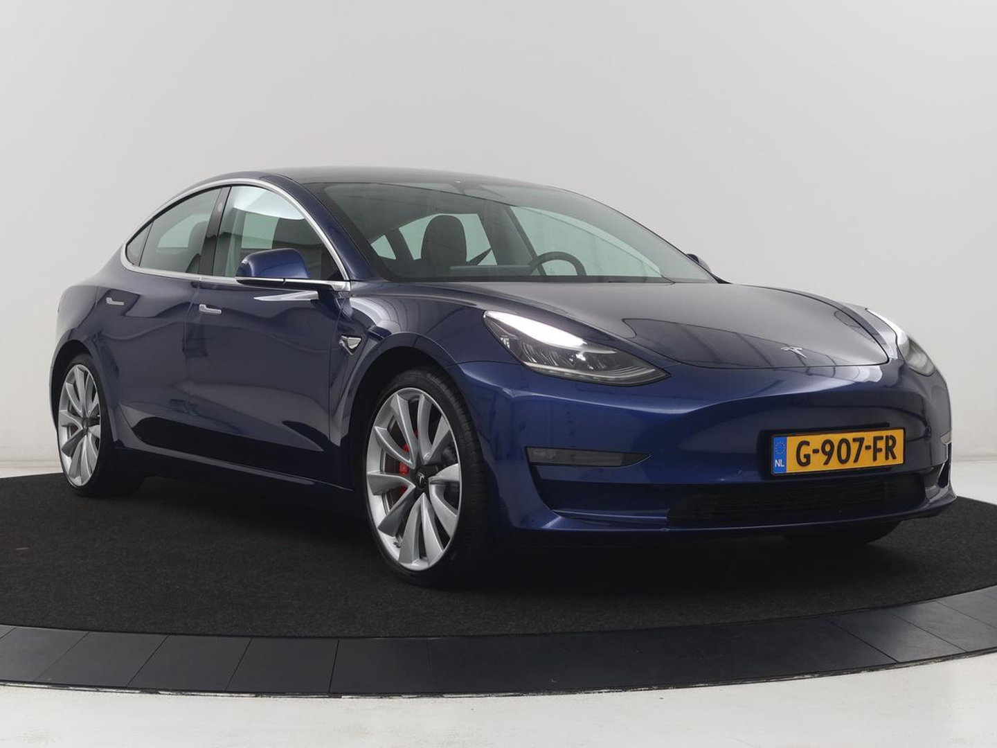 Tesla Model 3 Performance AWD 75 kWh | Traffic-Aware Cruise control | Leder | Lichtmetaal 20'' | Achterbank verwarming | Park assist | Climate control