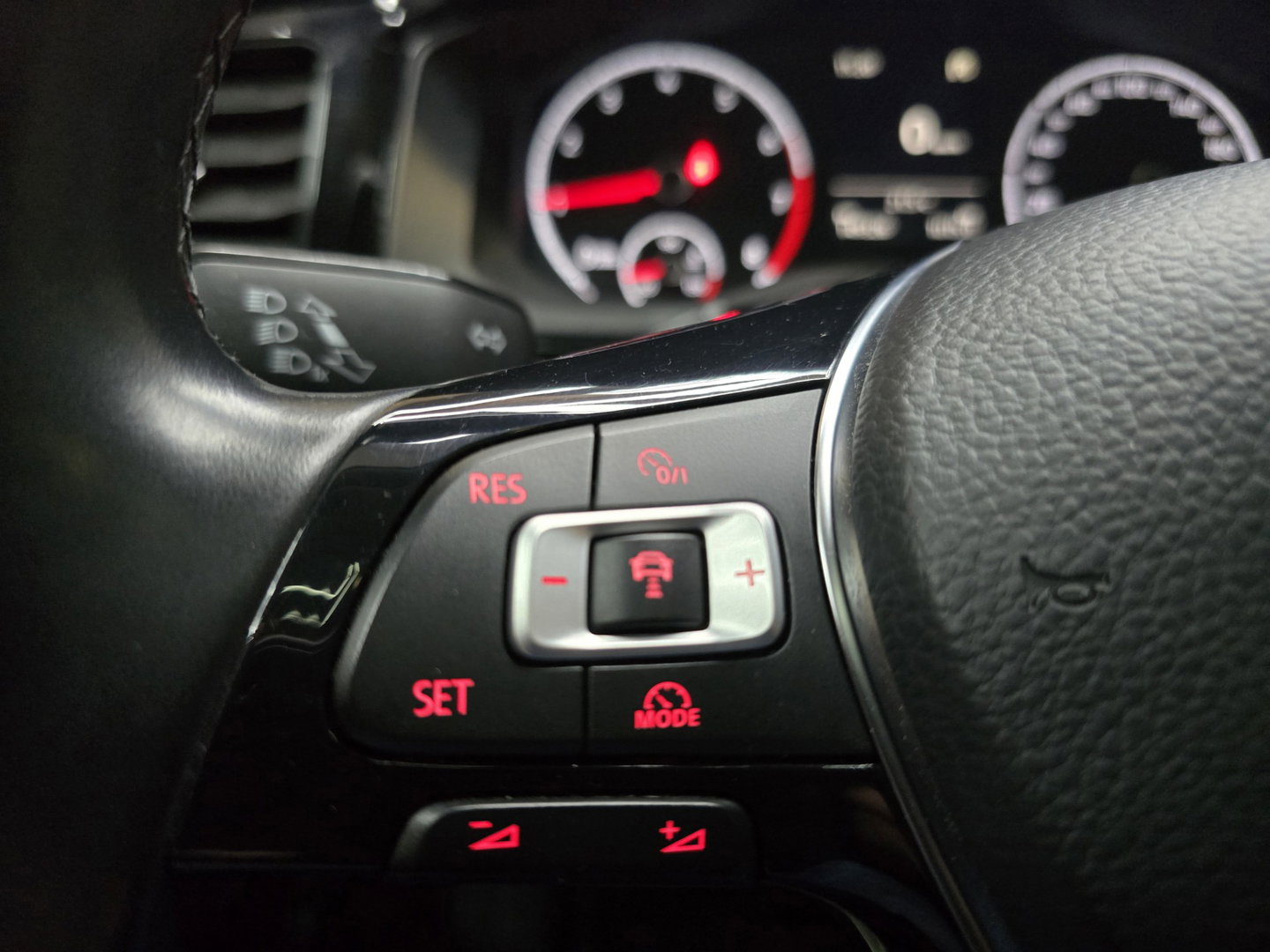 Volkswagen Polo 1.0 TSI Comfortline Pano Full LED Carplay Cruise 15"LM