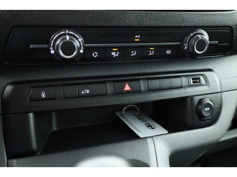 Peugeot Expert 1.5 BlueHDI 120 Compact Premium | 2x Stoel | Navi | Apple Carplay | Trekhaak