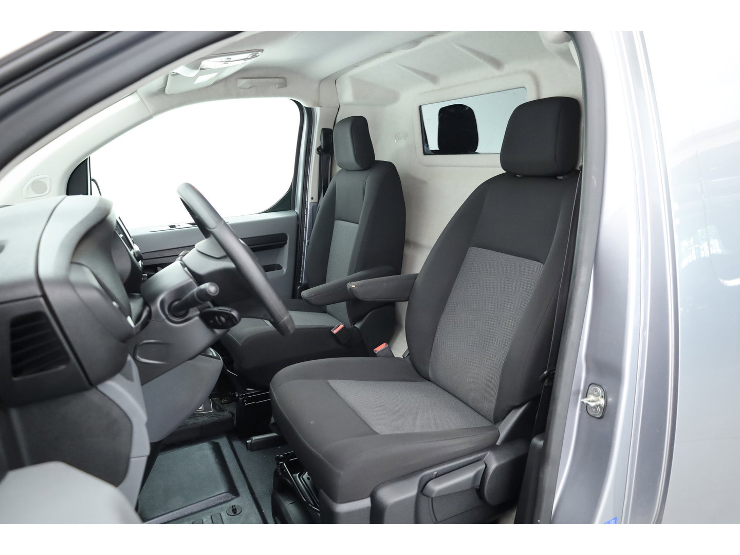 Peugeot Expert 1.5 BlueHDI 120 Compact Premium | 2x Stoel | Navi | Apple Carplay | Trekhaak