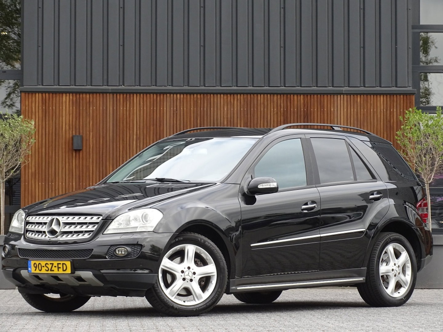 Mercedes-Benz M-Klasse 350 272PK V6 / Youngtimer / Xenon / Alcanatara / 2006