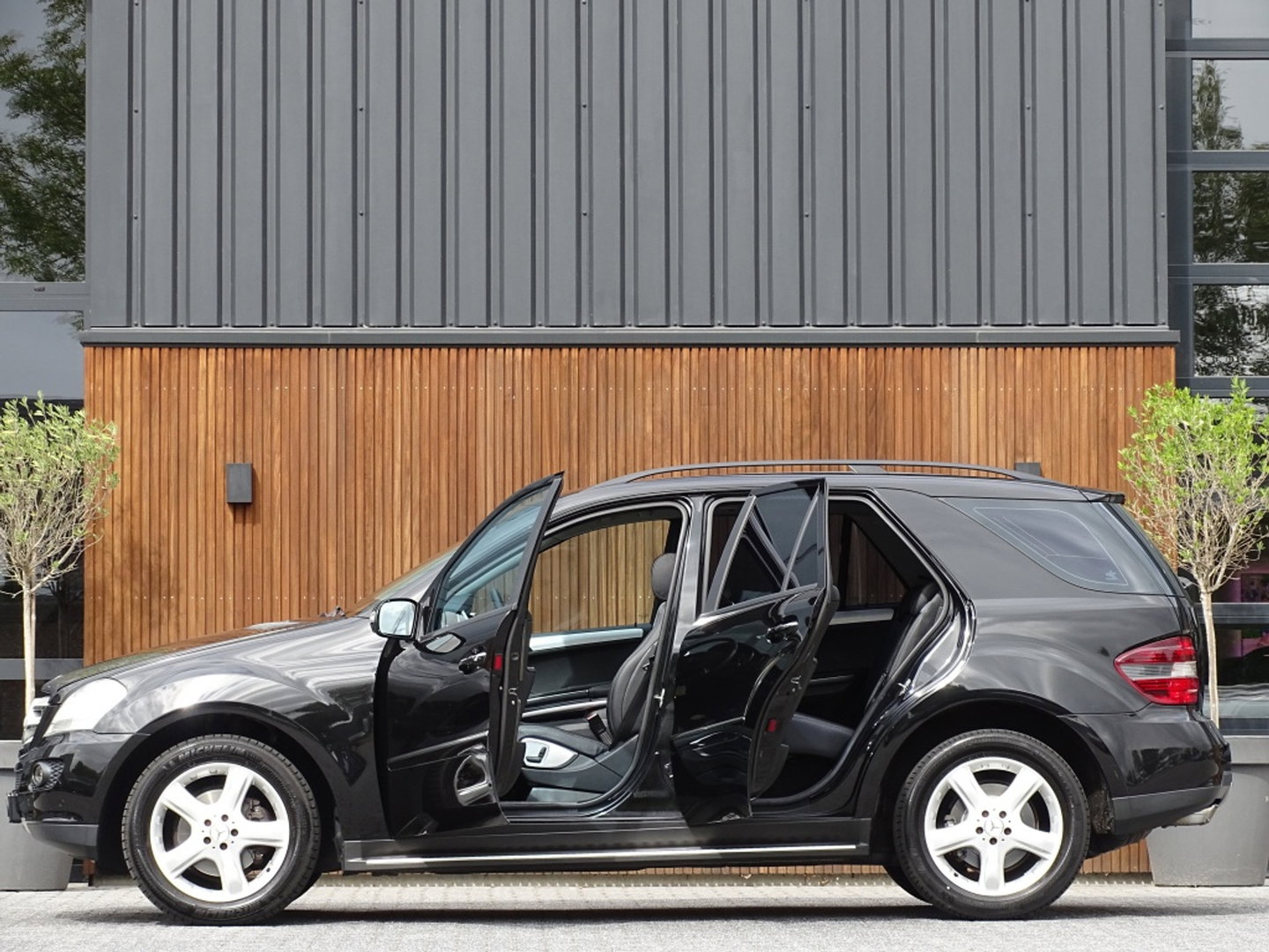 Mercedes-Benz M-Klasse 350 272PK V6 / Youngtimer / Xenon / Alcanatara / 2006