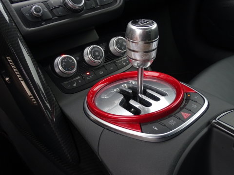 Quattro R8 4.2 V8 FSI 421PK / Carbon / Liftsysteem / LED / B&O
