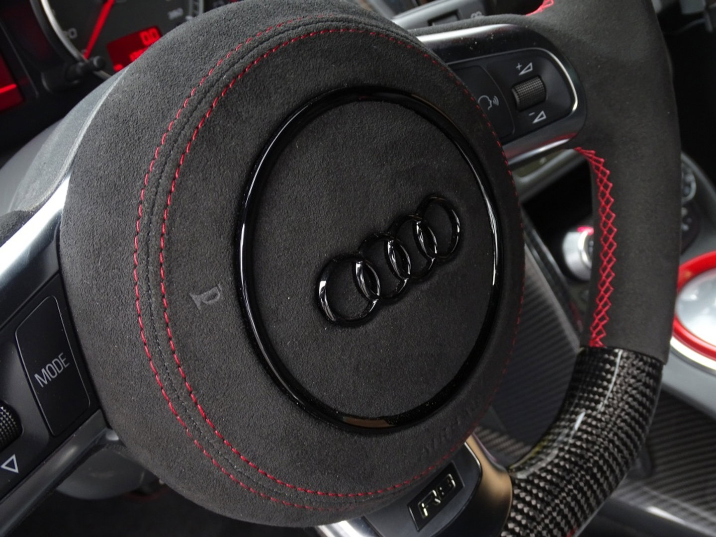 Quattro R8 4.2 V8 FSI 421PK / Carbon / Liftsysteem / LED / B&O