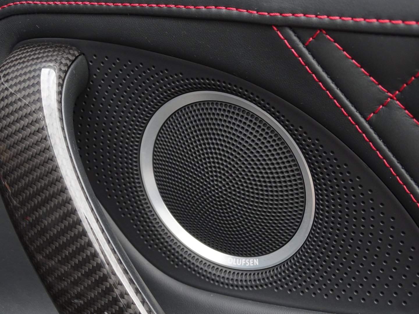 Quattro R8 4.2 V8 FSI 421PK / Carbon / Liftsysteem / LED / B&O