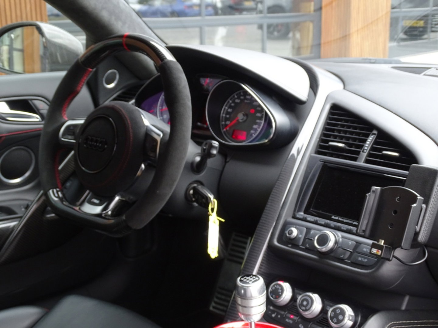 Quattro R8 4.2 V8 FSI 421PK / Carbon / Liftsysteem / LED / B&O
