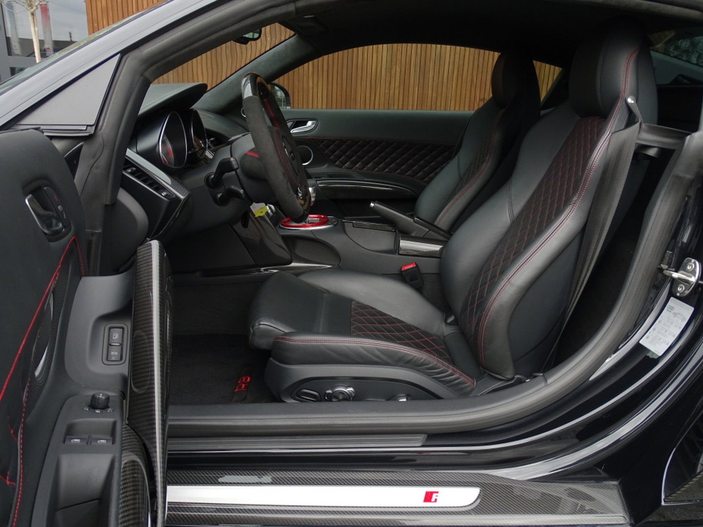 Quattro R8 4.2 V8 FSI 421PK / Carbon / Liftsysteem / LED / B&O