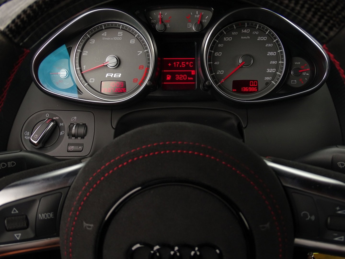 Quattro R8 4.2 V8 FSI 421PK / Carbon / Liftsysteem / LED / B&O