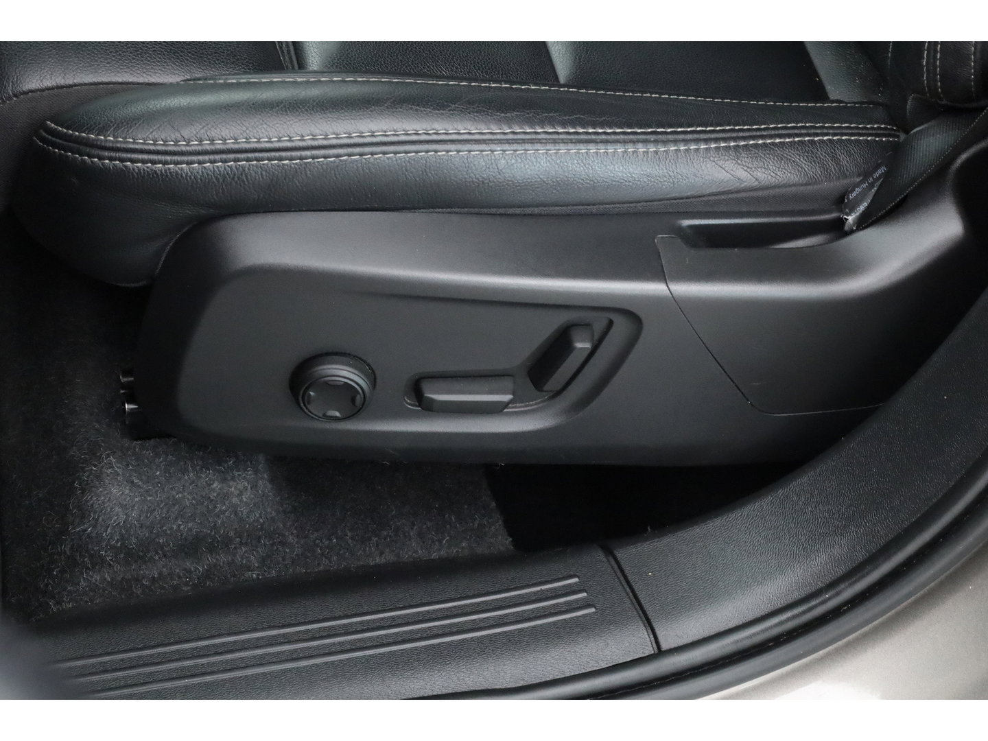 Volvo XC40 1.5 T5 Recharge Inscription | Trekhaak | 360 Cam | ACC | Blis | H&K Audio | stoel 4 & stuur Verwarming