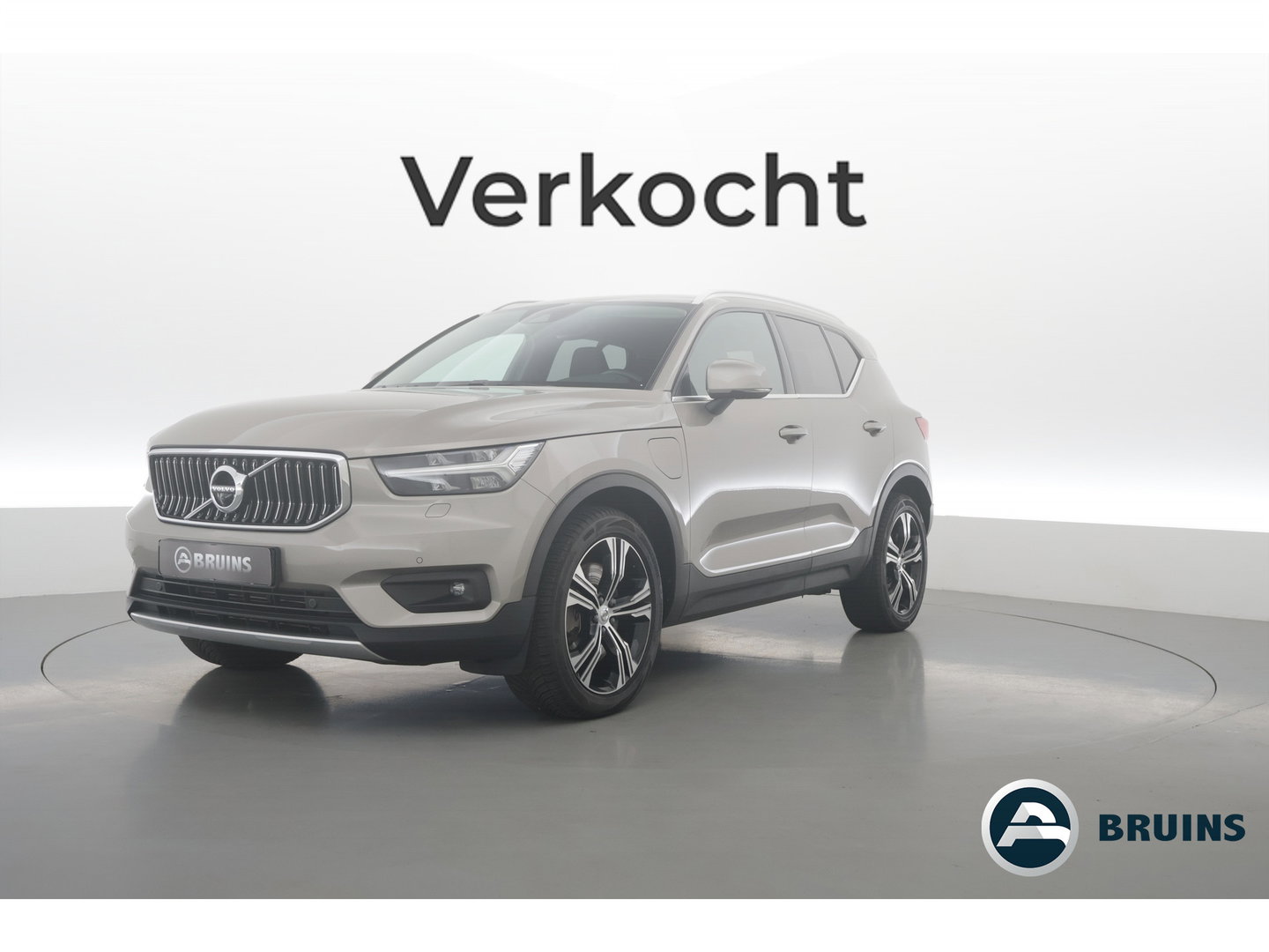 Volvo XC40 1.5 T5 Recharge Inscription | Trekhaak | 360 Cam | ACC | Blis | H&K Audio | stoel 4 & stuur Verwarming