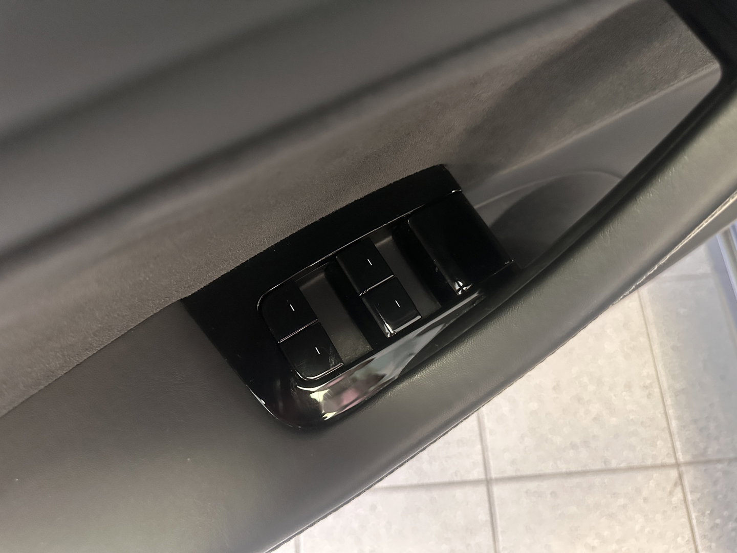 Tesla Model 3 Long Range AWD 75 kWh | 351 PK! | Origineel Nederlands | Leder | Autopilot | Premium Audio | Panoramadak | Elektrische Stoelen |  Stoelverwarming | Achterbankverwarming |
