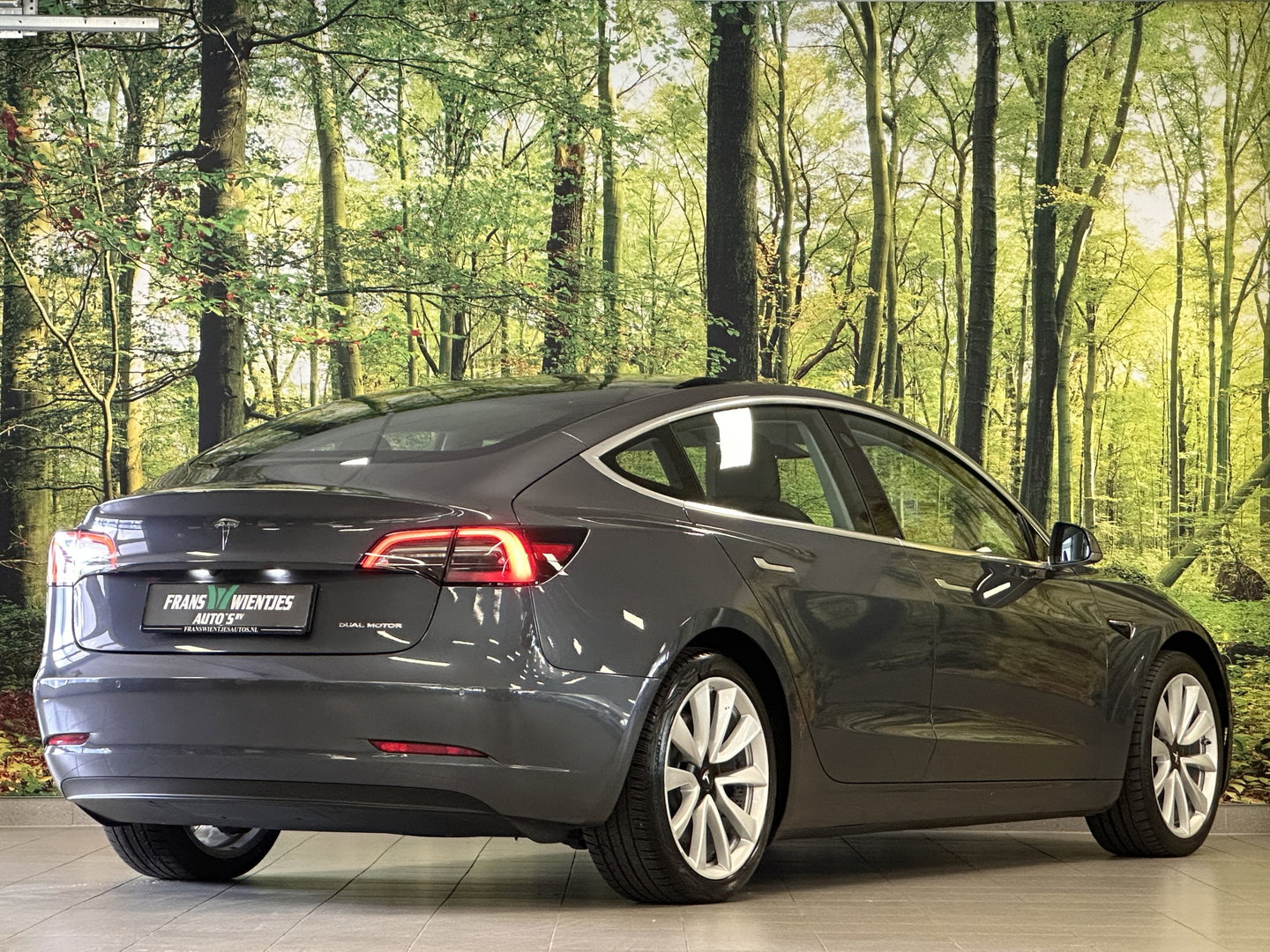 Tesla Model 3 Long Range AWD 75 kWh | 351 PK! | Origineel Nederlands | Leder | Autopilot | Premium Audio | Panoramadak | Elektrische Stoelen |  Stoelverwarming | Achterbankverwarming |