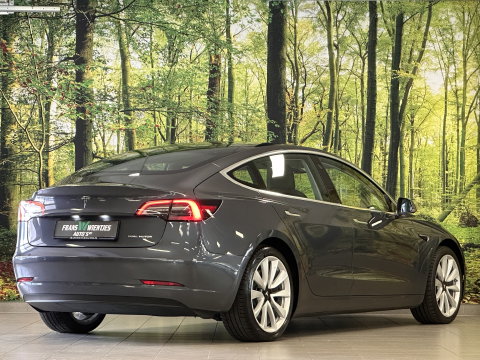 Tesla Model 3 Long Range AWD 75 kWh | 351 PK! | Origineel Nederlands | Leder | Autopilot | Premium Audio | Panoramadak | Elektrische Stoelen |  Stoelverwarming | Achterbankverwarming |