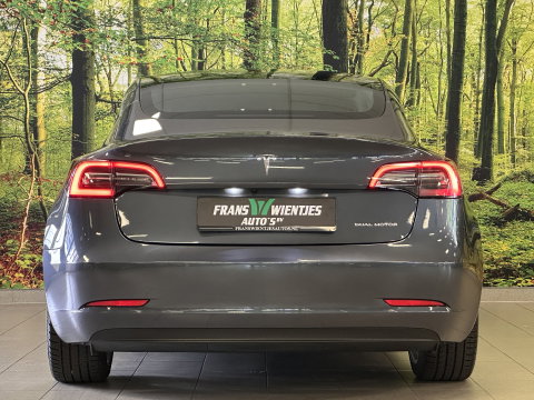 Tesla Model 3 Long Range AWD 75 kWh | 351 PK! | Origineel Nederlands | Leder | Autopilot | Premium Audio | Panoramadak | Elektrische Stoelen |  Stoelverwarming | Achterbankverwarming |