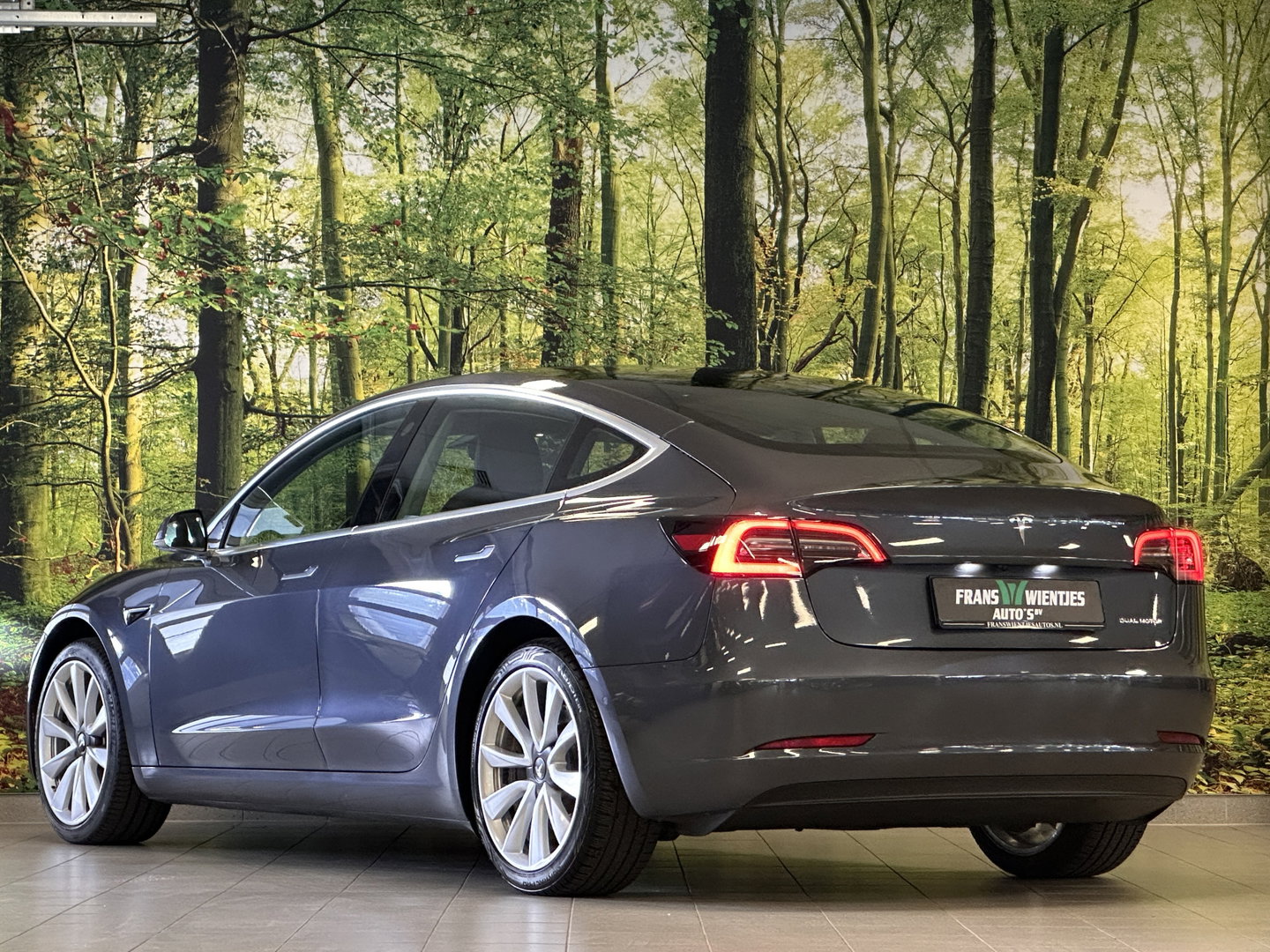 Tesla Model 3 Long Range AWD 75 kWh | 351 PK! | Origineel Nederlands | Leder | Autopilot | Premium Audio | Panoramadak | Elektrische Stoelen |  Stoelverwarming | Achterbankverwarming |