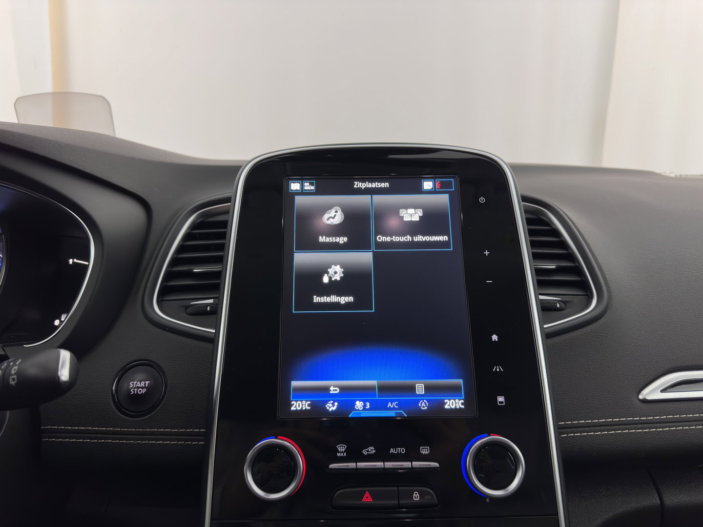 Renault Scénic 1.5 dCi Initiale Paris Hybrid Assist *HEAD-UP | ADAPTIVE-CRUISE | LEATHER | FULL-LED | BLINDSPOT | HEATED-COMFORTSEATS | BOSE-SOUND | NAVI-FULLAMP | DIGI-COCKPIT | PRIVACY-GLASS | CAMERA | ECC | PDC | 20''ALU*