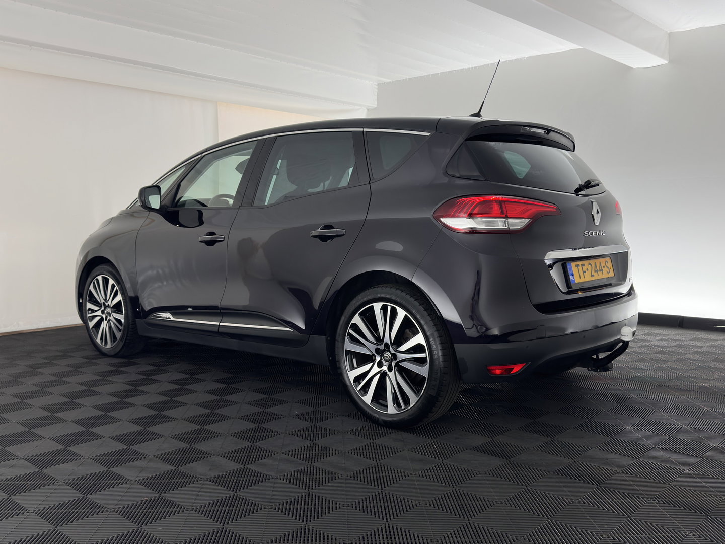 Renault Scénic 1.5 dCi Initiale Paris Hybrid Assist *HEAD-UP | ADAPTIVE-CRUISE | LEATHER | FULL-LED | BLINDSPOT | HEATED-COMFORTSEATS | BOSE-SOUND | NAVI-FULLAMP | DIGI-COCKPIT | PRIVACY-GLASS | CAMERA | ECC | PDC | 20''ALU*