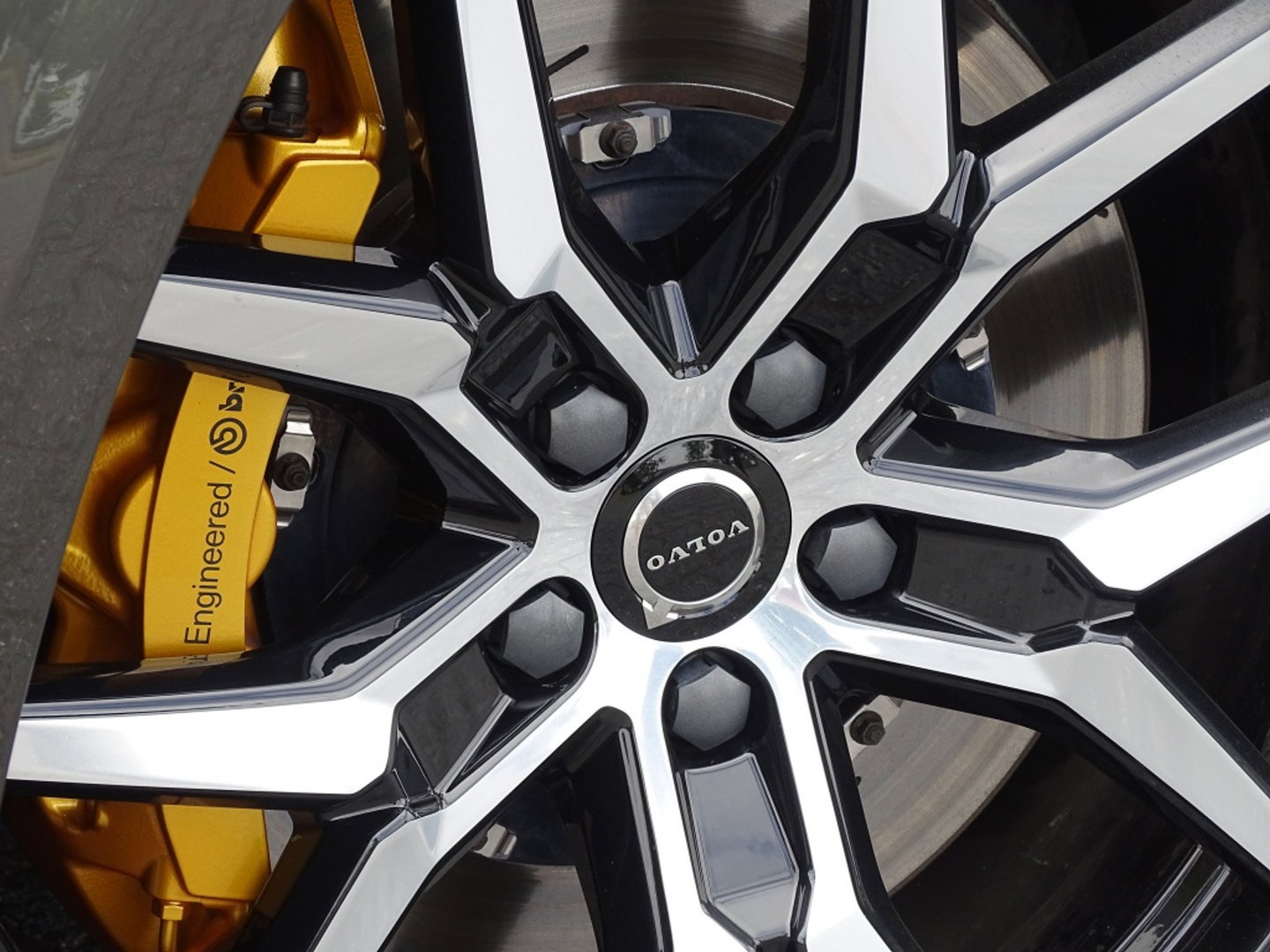 Volvo V60 Inscription Plug-In Hybrid AWD 405PK / LED / Heico Ed.