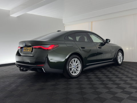 BMW i4 eDrive40 84 kWh [3-Fase] (INCL.BTW) *LEATHER | FULL-LED | ADAPTIVE-CRUISE | HEATED-SPORTSEATS | WIDESCREEN-DIGI-COCKPIT | CAMERA | DAB+ | PRIVACY-GLASS | NAVI-FULLMAP | ECC | PDC | 17''ALU | TOWBAR*