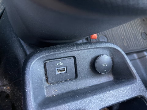 Ford Transit Connect 1.5 EcoBlue L2 Trend / vaste prijs rijklaar € 11.950 ex btw / distributie riem compleet vervangen / lease vanaf € 256 / airco / cruise / trekhaak / 17 inch velgen / euro 6 diesel