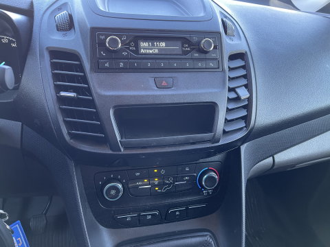 Ford Transit Connect 1.5 EcoBlue L2 Trend / vaste prijs rijklaar € 11.950 ex btw / distributie riem compleet vervangen / lease vanaf € 256 / airco / cruise / trekhaak / 17 inch velgen / euro 6 diesel