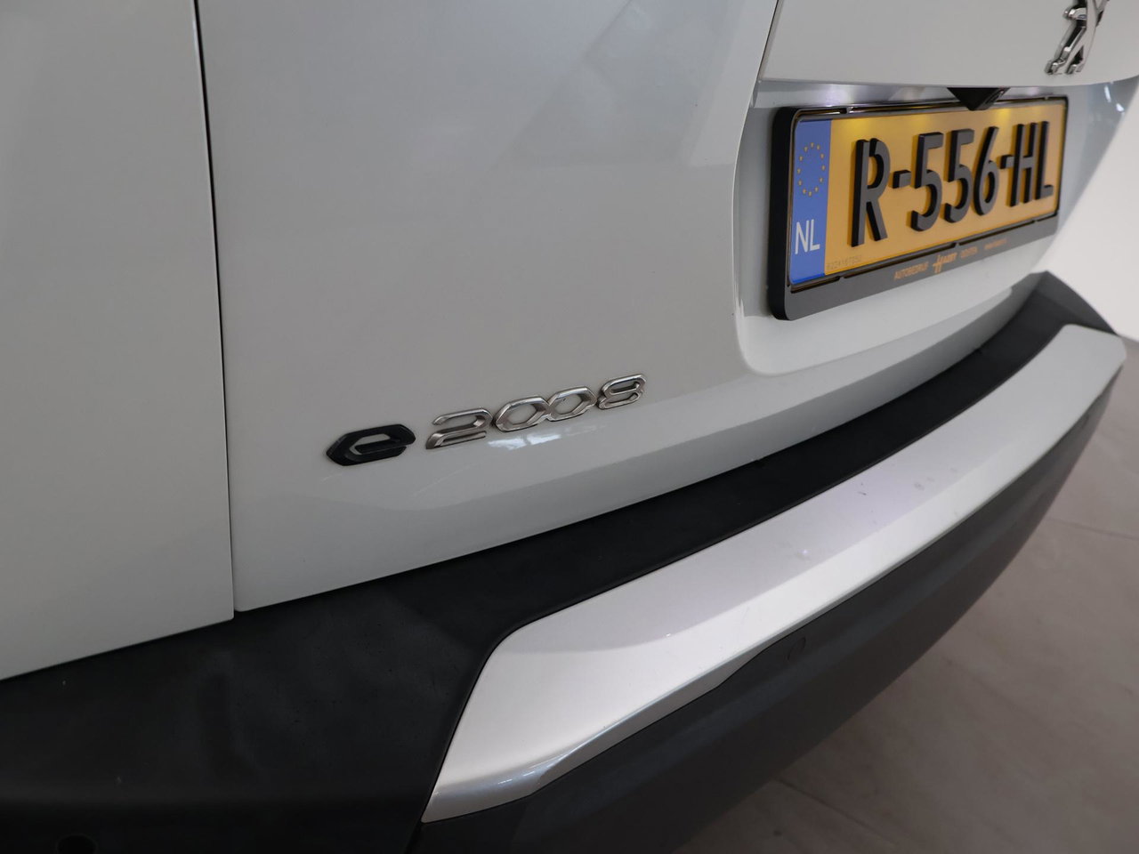 Peugeot e-2008