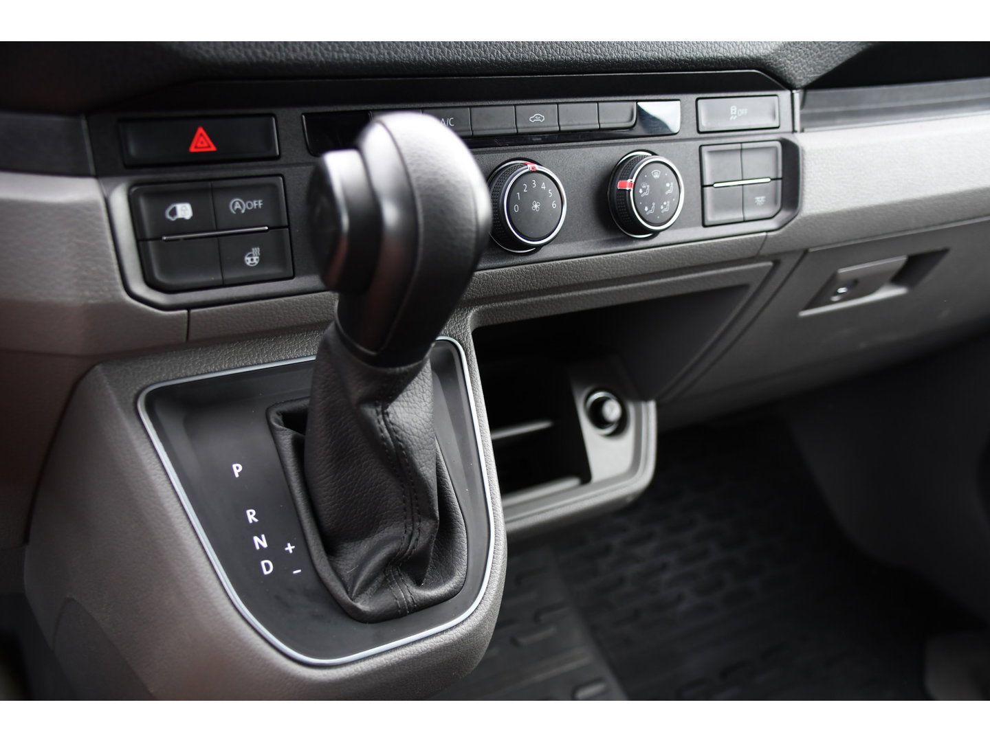 MAN TGE 5.180 35 2.0 L4H3 PB Edition N1! Camera, Cruise, Carplay, 177pk, 3500kg Trekhaak, Multimedia, Automaat, Uniek!