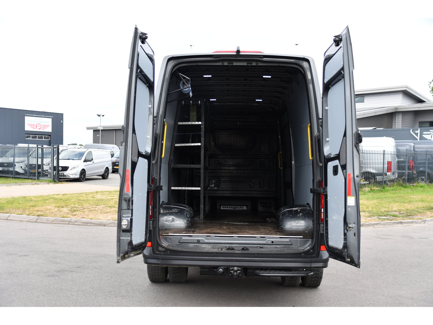MAN TGE 5.180 35 2.0 L4H3 PB Edition N1! Camera, Cruise, Carplay, 177pk, 3500kg Trekhaak, Multimedia, Automaat, Uniek!