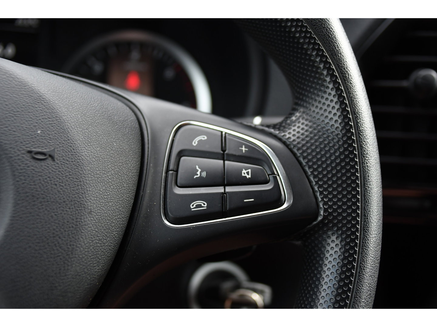 Mercedes-Benz Vito 116 CDI L2 Black Edition Cruise, Carplay, LED, 164pk, Sensoren, Multimedia, Automaat, NAVI, Uniek!