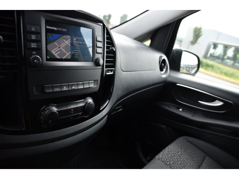 Mercedes-Benz Vito 116 CDI L2 Black Edition Cruise, Carplay, LED, 164pk, Sensoren, Multimedia, Automaat, NAVI, Uniek!