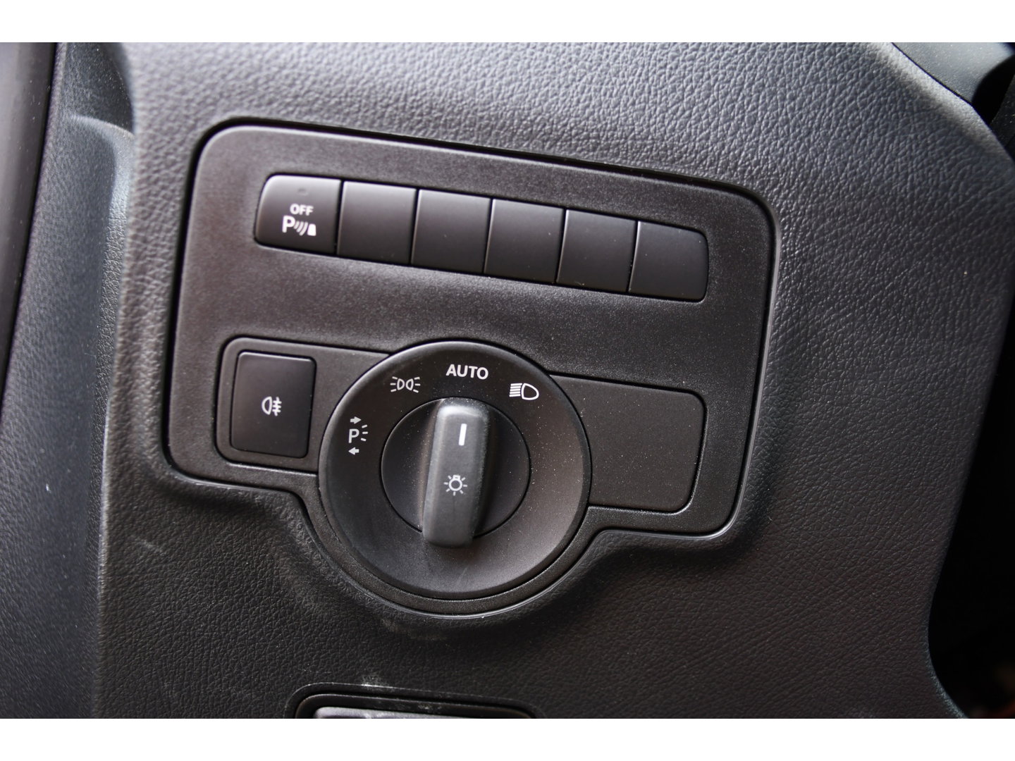 Mercedes-Benz Vito 116 CDI L2 Black Edition Cruise, Carplay, LED, 164pk, Sensoren, Multimedia, Automaat, NAVI, Uniek!