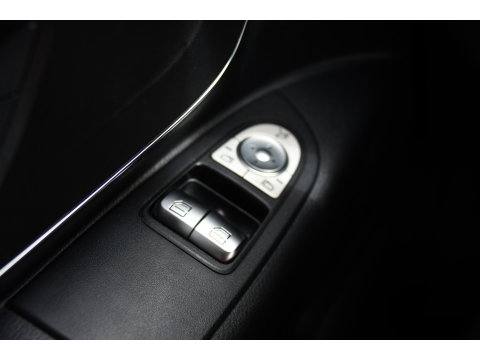 Mercedes-Benz Vito 116 CDI L2 Black Edition Cruise, Carplay, LED, 164pk, Sensoren, Multimedia, Automaat, NAVI, Uniek!