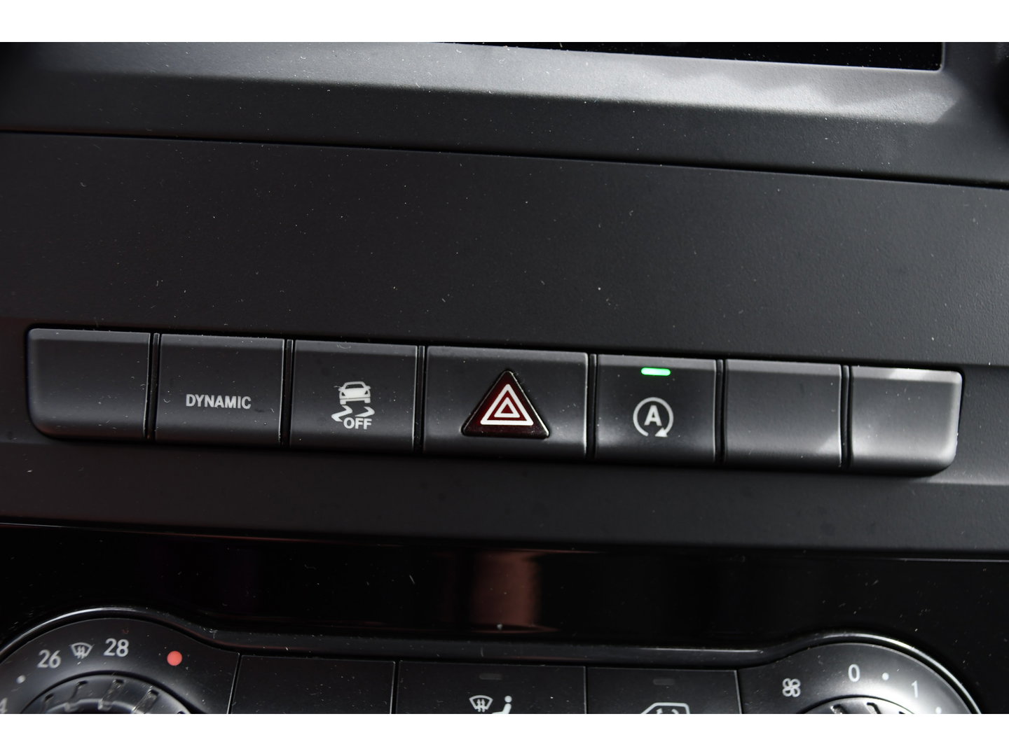 Mercedes-Benz Vito 116 CDI L2 Black Edition Cruise, Carplay, LED, 164pk, Sensoren, Multimedia, Automaat, NAVI, Uniek!