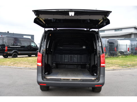 Mercedes-Benz Vito 116 CDI L2 Black Edition Cruise, Carplay, LED, 164pk, Sensoren, Multimedia, Automaat, NAVI, Uniek!