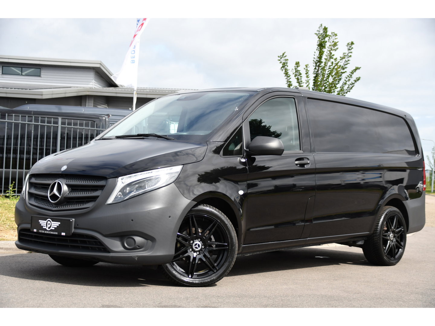 Mercedes-Benz Vito 116 CDI L2 Black Edition Cruise, Carplay, LED, 164pk, Sensoren, Multimedia, Automaat, NAVI, Uniek!