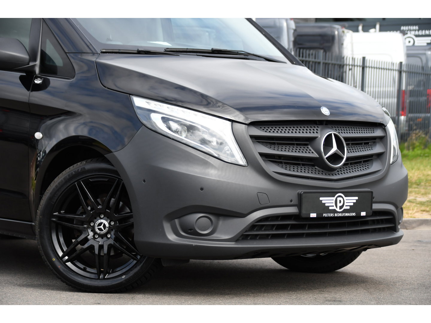 Mercedes-Benz Vito 116 CDI L2 Black Edition Cruise, Carplay, LED, 164pk, Sensoren, Multimedia, Automaat, NAVI, Uniek!