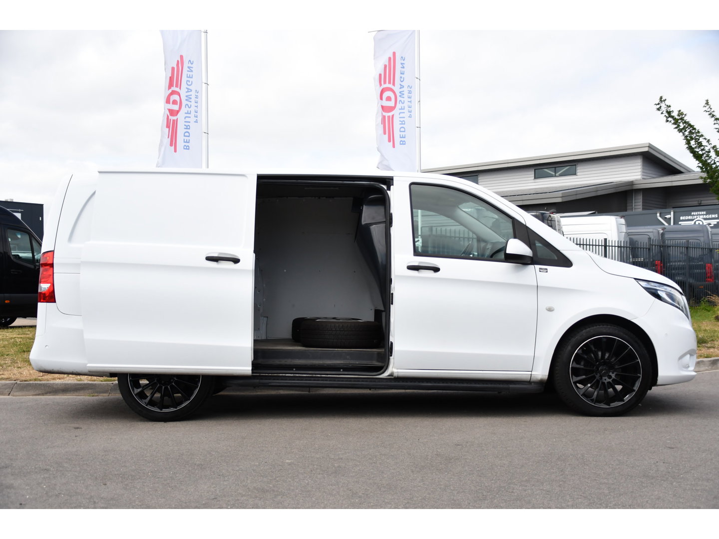 Mercedes-Benz Vito 114 CDI L2 Edition MARGE! Camera, Cruise, 190pk, Automaat, CarBolt, 2 Stoelen, LED, Uniek!