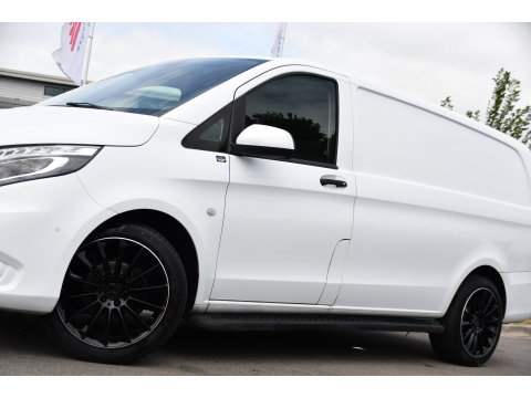 Mercedes-Benz Vito 114 CDI L2 Edition MARGE! Camera, Cruise, 190pk, Automaat, CarBolt, 2 Stoelen, LED, Uniek!