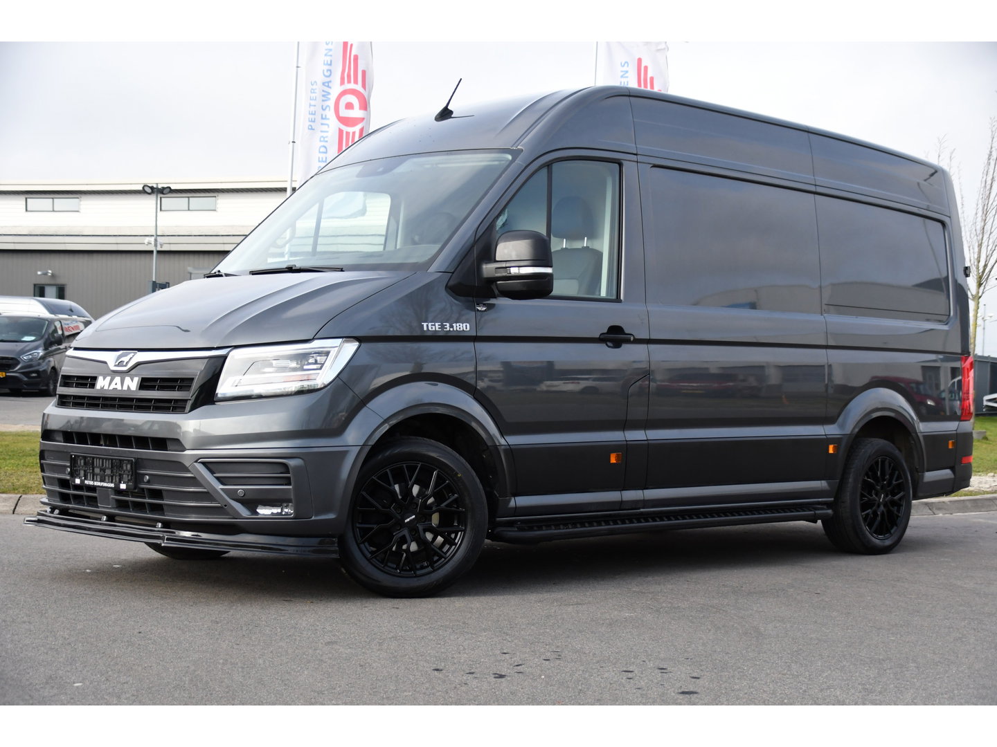 MAN TGE 3.180 35 2.0 L3H3 PB Edition Full Options! Camera, Cruise, Carplay, LED, 177pk, Automaat, Trekhaak 3000kg, Voorruit verwarming, Sensoren, Multimedia, Uniek!