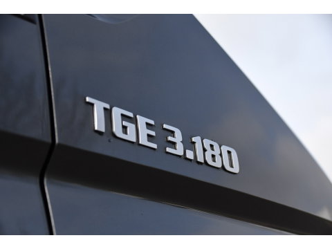 MAN TGE 3.180 35 2.0 L3H3 PB Edition Full Options! Camera, Cruise, Carplay, LED, 177pk, Automaat, Trekhaak 3000kg, Voorruit verwarming, Sensoren, Multimedia, Uniek!