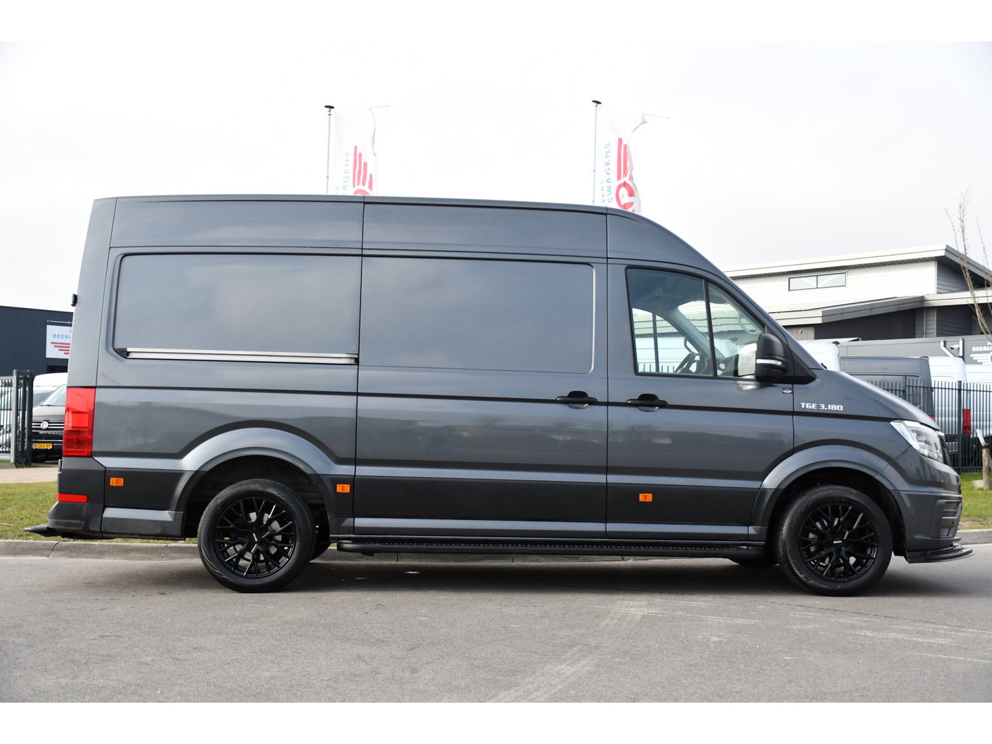 MAN TGE 3.180 35 2.0 L3H3 PB Edition Full Options! Camera, Cruise, Carplay, LED, 177pk, Automaat, Trekhaak 3000kg, Voorruit verwarming, Sensoren, Multimedia, Uniek!