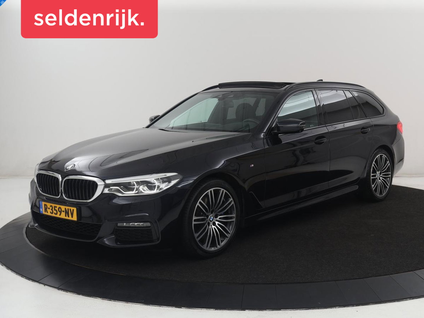 BMW 5 Serie Touring 530i xDrive M-sport High Executive | Panoramadak | Trekhaak | Head-up | 360 camera | Carplay | Harman/Kardon | Leder | Stuur/stoel verwarming | Virtual Dashboard | Cruise control |