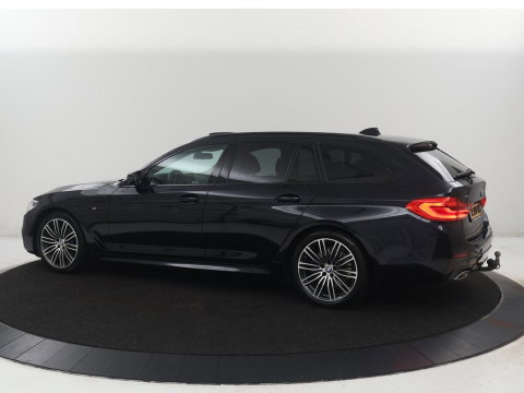 BMW 5 Serie Touring 530i xDrive M-sport High Executive | Panoramadak | Trekhaak | Head-up | 360 camera | Carplay | Harman/Kardon | Leder | Stuur/stoel verwarming | Virtual Dashboard | Cruise control |
