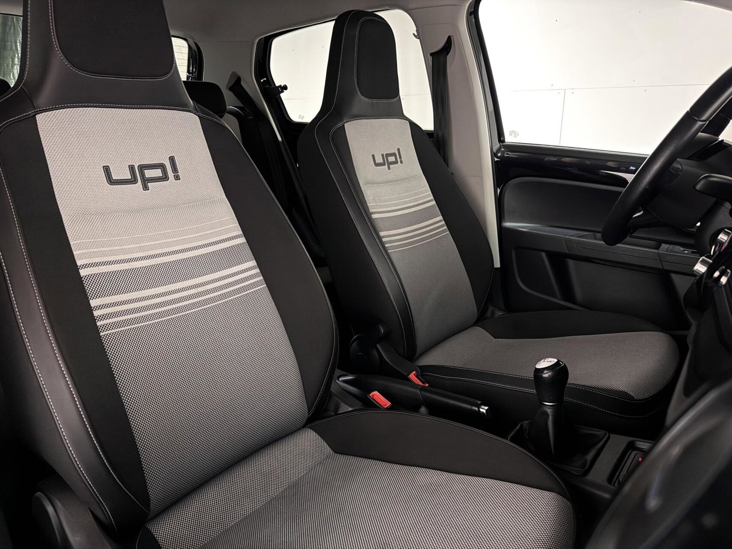 Volkswagen up! 1.0 Black Up! Navi Airco NAP