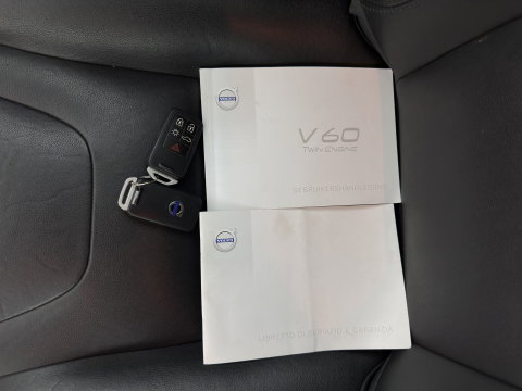 Volvo V60 2.4 D6 Twin Engine R-Design Aut. *LEATHER | XENON | MEMORY-PACK | HEATED-COMFORTSEATS | NAVI-FULLMAP | ECC | PDC | CRUISE | 17''ALU*