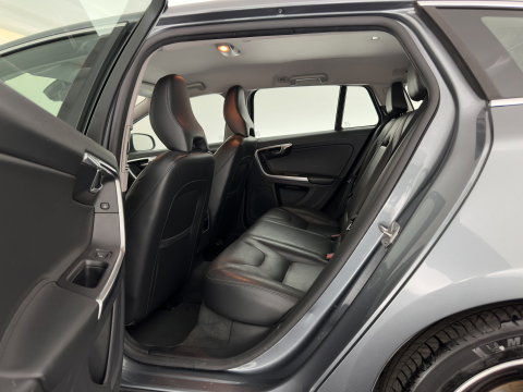 Volvo V60 2.4 D6 Twin Engine R-Design Aut. *LEATHER | XENON | MEMORY-PACK | HEATED-COMFORTSEATS | NAVI-FULLMAP | ECC | PDC | CRUISE | 17''ALU*