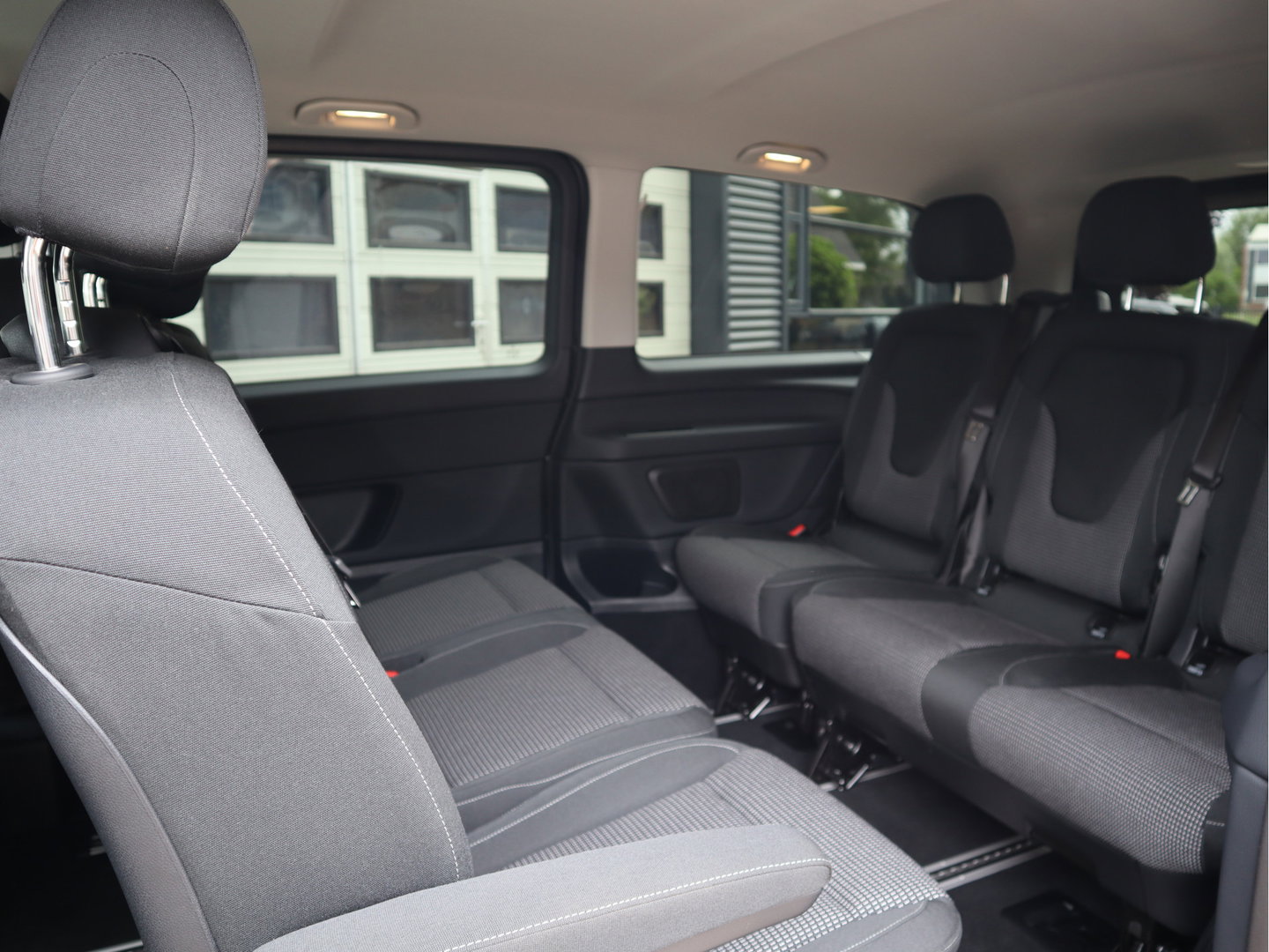 Mercedes-Benz EQV 300 90 kWh L2 - 8 Persoons 2+3+3 - Facelift