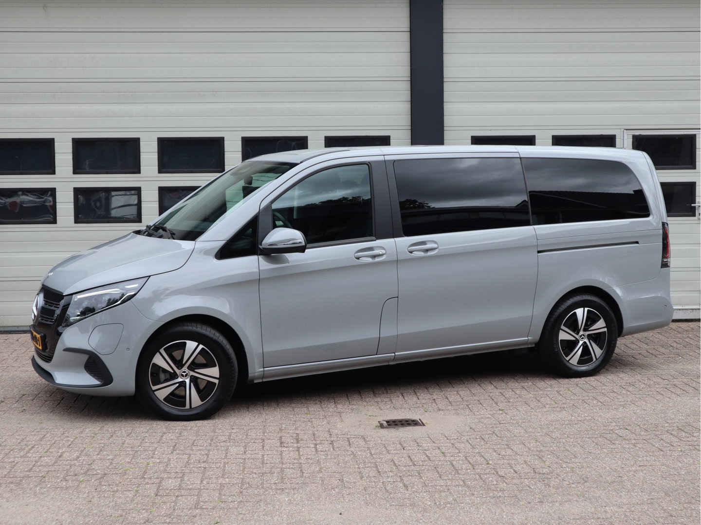 Mercedes-Benz EQV 300 90 kWh L2 - 8 Persoons 2+3+3 - Facelift